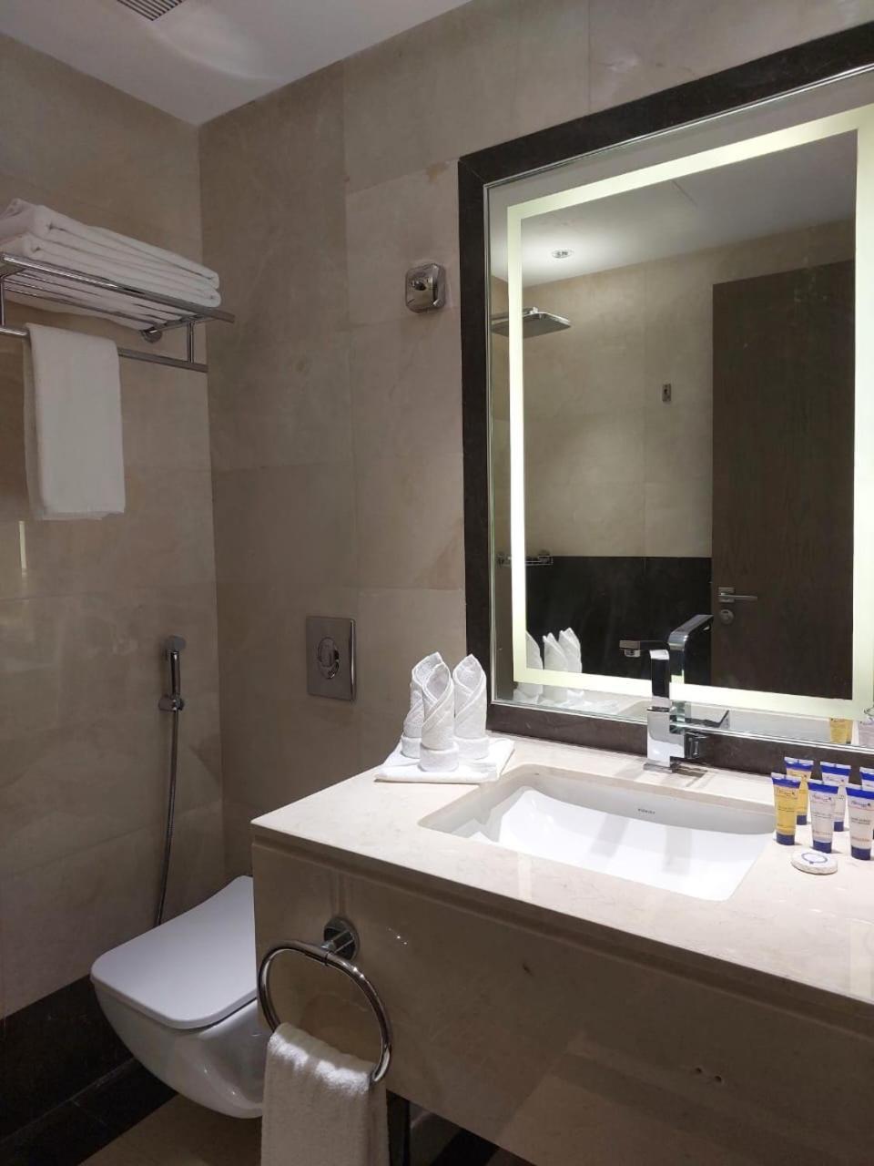 Valy Hotel Медина Экстерьер фото